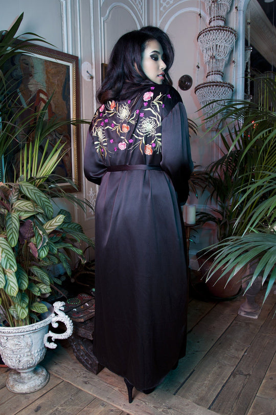Jasmin Long Embroidered Kimono Curve - Seconds