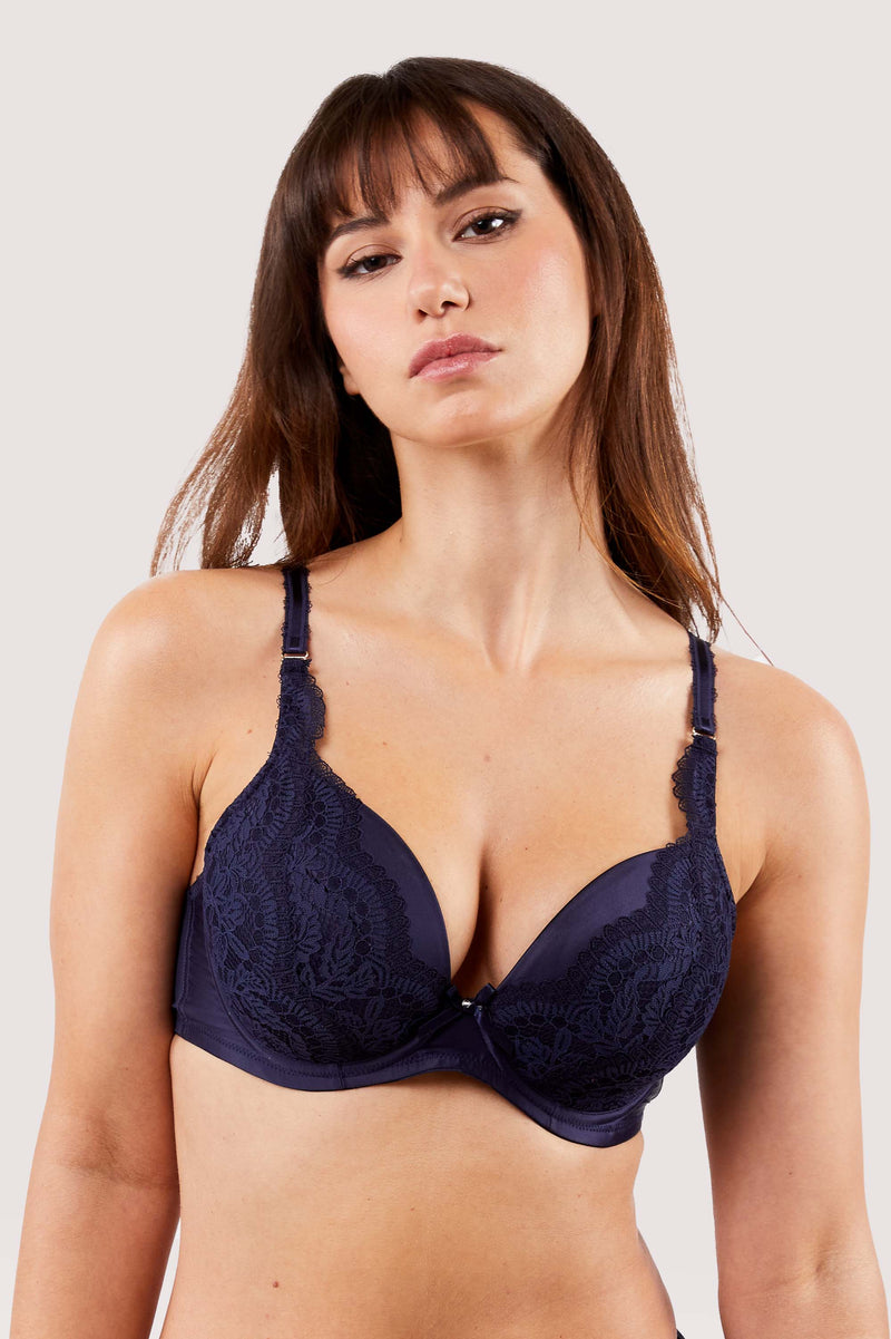 Intimates & Sleepwear, Lily Of France Underwire Padded Push Up Bra Size 34a